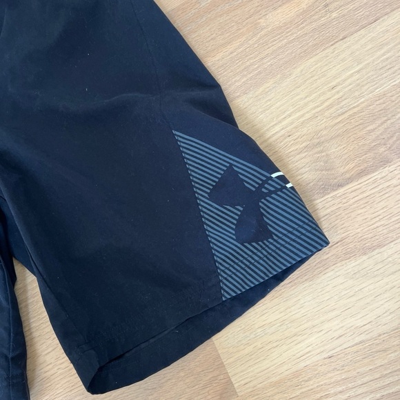 Under Armour Short Youth Large Headgear Loose  Interior Drawstring NWT - Picture 2 of 6